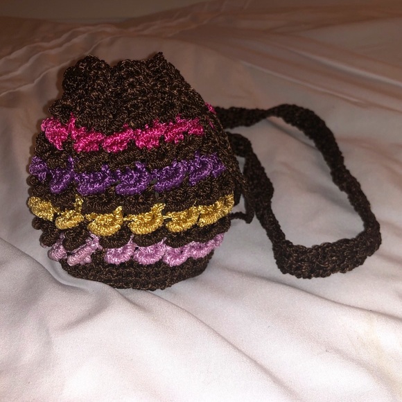 Almost Egg 🥚 Shaped Side Bag - Picture 1 of 3